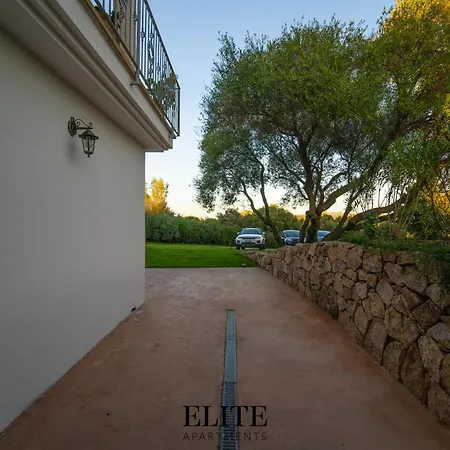 Luxury In Porto Rotondo Guest house *