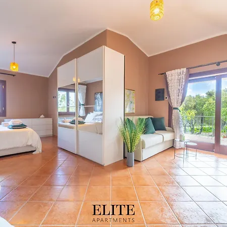 Guest house Luxury In Porto Rotondo Cugnana